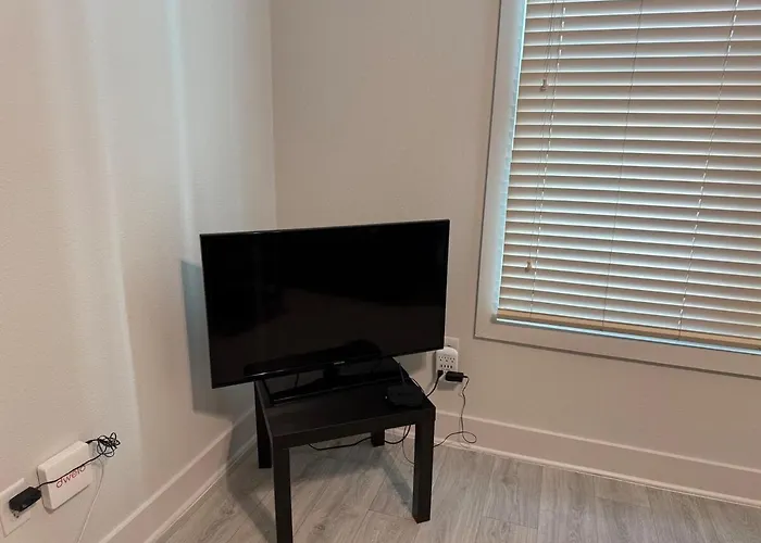 Experience The Of Worth Stylish In The Cultural District Apartment