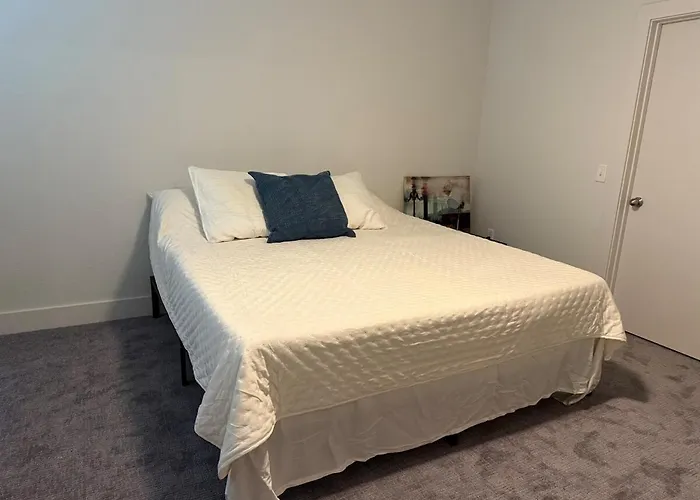 Experience The Of Worth Stylish In The Cultural District Apartment Fort Worth