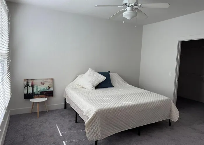 Experience The Of Worth Stylish In The Cultural District Apartment Fort Worth